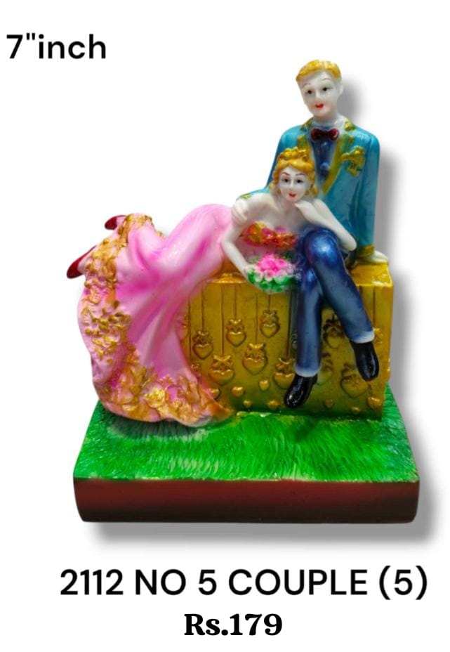Couple Statue